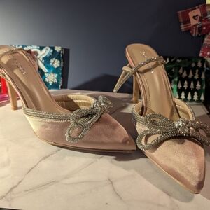 Top Moda Size 9Women's Glittering Blush Satin Heels- NIB